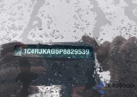 2023 Jeep Grand Cherokee L Laredo z USA, uszkodzony, nr VIN 1C4RJKAG5P8829539